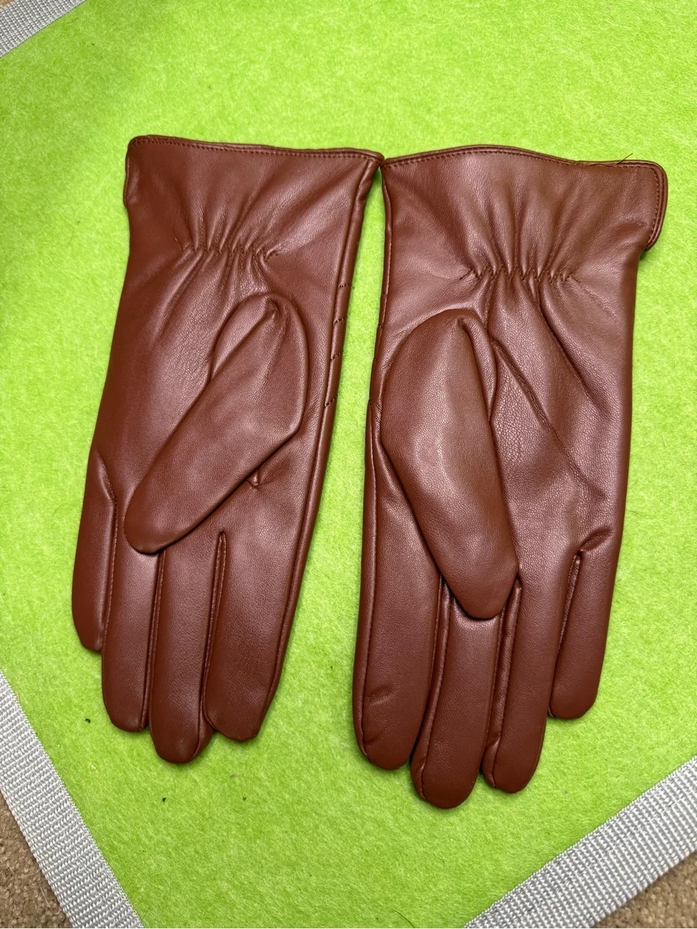 Classic Brown Leather Gloves